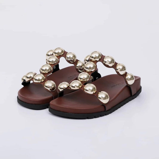 Maya - Papete Feminina Bico Redondo Aplicação em Bolas Marrom