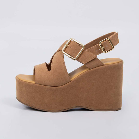 Atenas - Sandália Feminina Salto Anabela Fivelas Douradas Bege