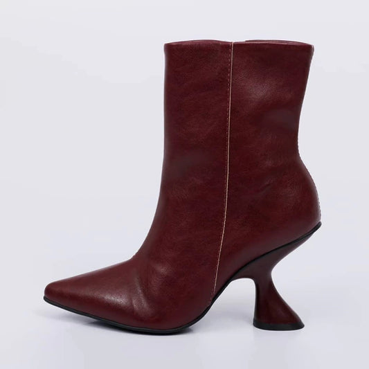 Noa - Bota Feminina Bico Fino Salto Geométrico Vermelho Marsala