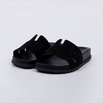 Núbia - Papete Feminina Anatômica Recorte Camurça Preto