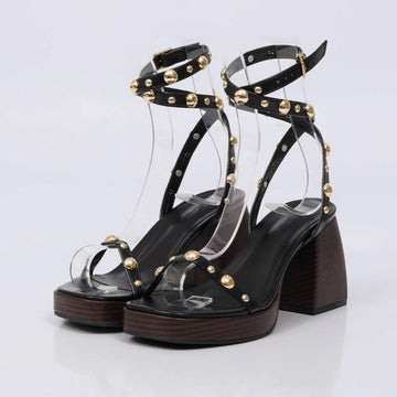 Morgana - Sandália Feminina Salto Bloco Tachas Douradas Preto