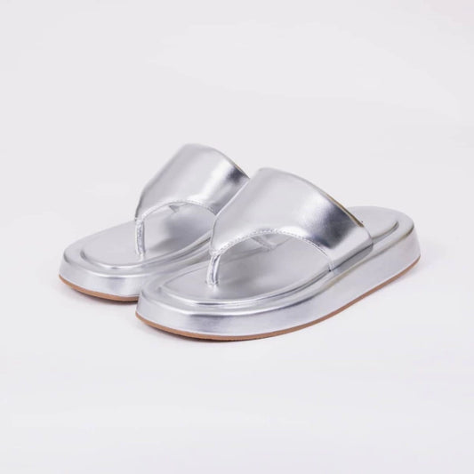 Isis - Chinelo Feminino Flatform Tiras de Dedo Prata