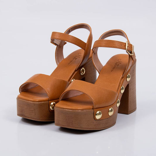 Holanda - Sandália Feminina Meia Pata Salto Bloco Tachas Caramelo