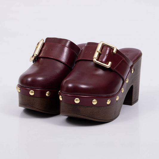 Isis - Tamanco Feminino Plataforma Meia Pata Tachas Vermelho