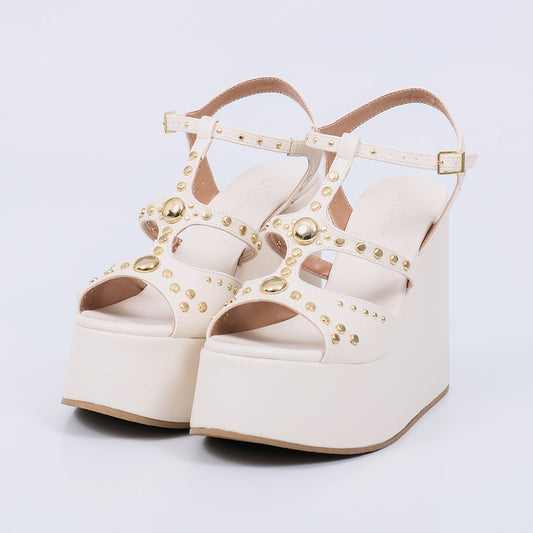 Madonna - Sandália Plataforma Feminina Tachas Salto Alto Off-white