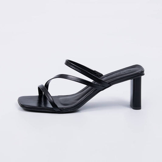 Hera - Sandália Feminina Tiras Finas Salto Bloco Preto