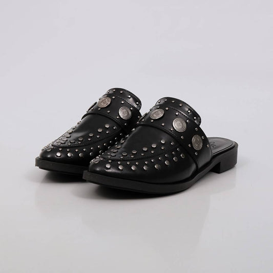 Positano - Mule Feminino Tachas Metálicas Bico Fino Preto