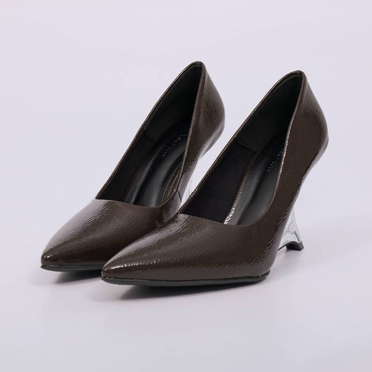 Selene - Scarpin Feminino Salto Geométrico Bico Fino Marrom Escuro