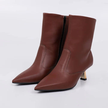 Samara – Bota Feminina Salto Baixo Zíper Aplicação Marrom