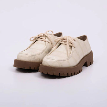 Pietra - Sapato Feminino Tratorado Croco Amarração Off White