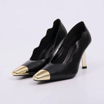 Vitória - Scarpin Feminino Salto Fino Bico Metalizado Preto