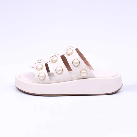 Odessa - Flatform Feminina Com Aplicações Nas Tiras Off-White