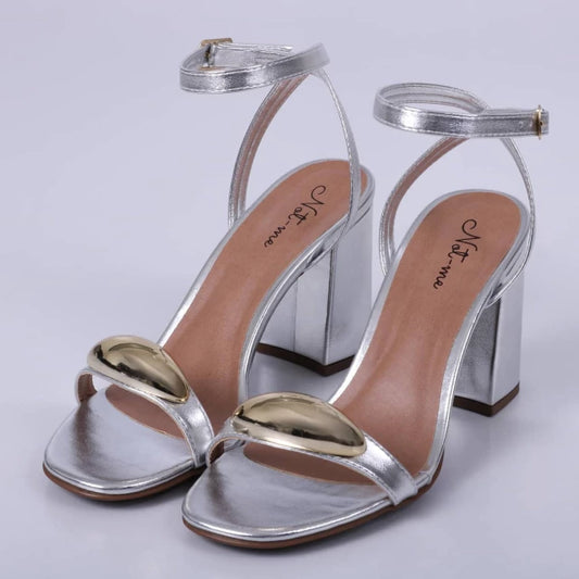 Dallas - Sandália Feminina Aplicação Salto Grosso Prata