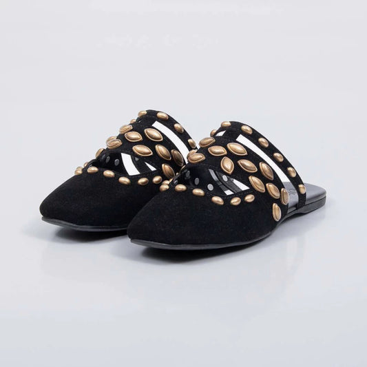 Nilo - Mule Feminina Rasteira Tachas Douradas Preto