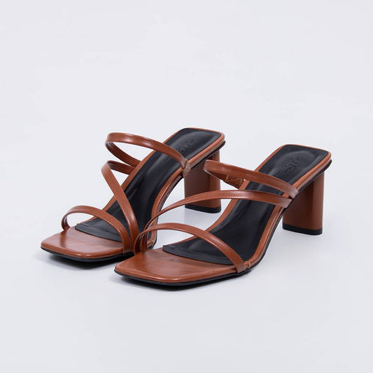 Hera - Sandália Feminina Tiras Finas Salto Bloco Caramelo