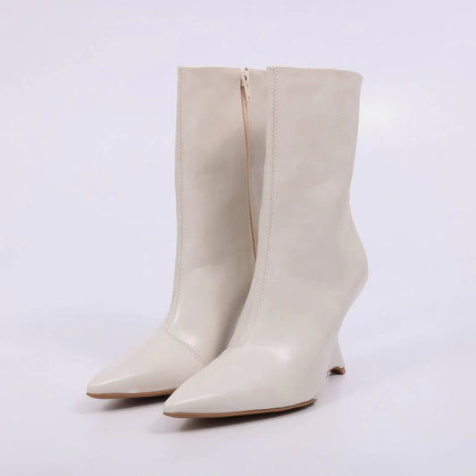 Suzan - Bota Feminina Elegante Salto Anabela Cano Médio Off White