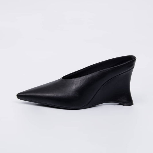 Niza - Mule Feminino Anabela Bico Fino Fechado Preto