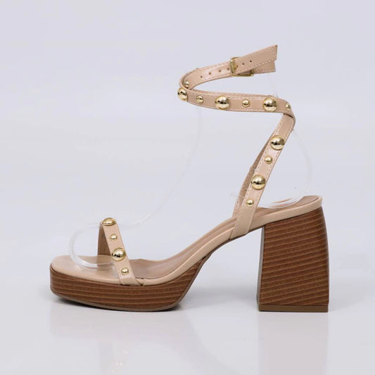 Morgana - Sandália Feminina Salto Bloco Tachas Douradas Nude