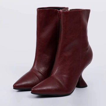 Noa - Bota Feminina Bico Fino Salto Geométrico Vermelho Marsala