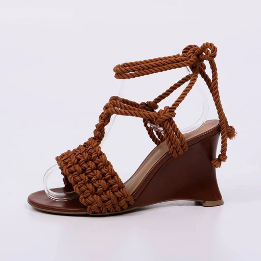 Yasmin - Sandália Salto Anabela Amarração Corda Caramelo