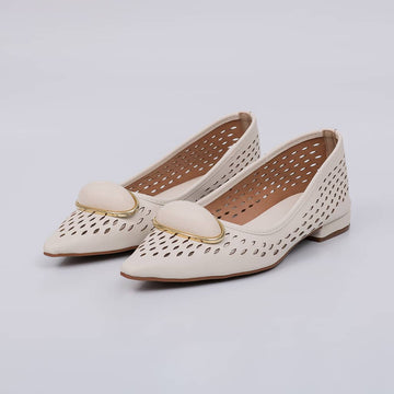 Estela - Sapatilha Feminina Aplicação Bico Fino  Off-white