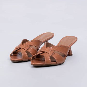 Marfim - Tamanco Feminino Salto Médio Tiras Cruzadas Caramelo