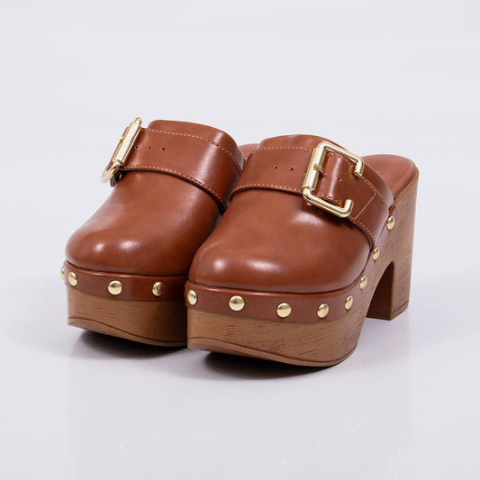 Isis - Tamanco Feminino Plataforma Meia Pata Tachas Caramelo