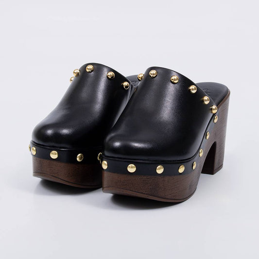 Catrina - Tamanco Feminino Meia Pata Tachas Douradas Preto