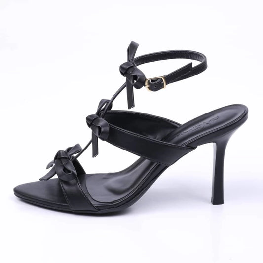 Lynn - Sandália Feminina Salto Alto Com Tiras e Fivela Preta