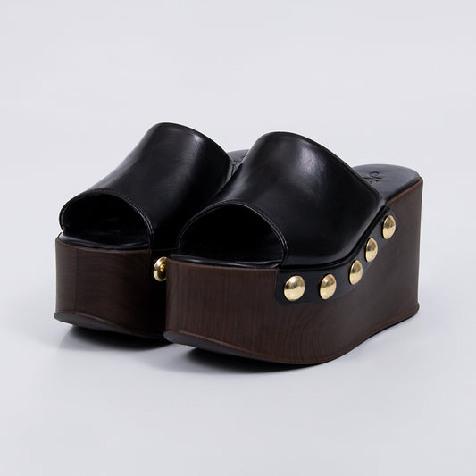 Giza - Tamanco Anabela Feminina Plataforma Tachas Douradas Preto