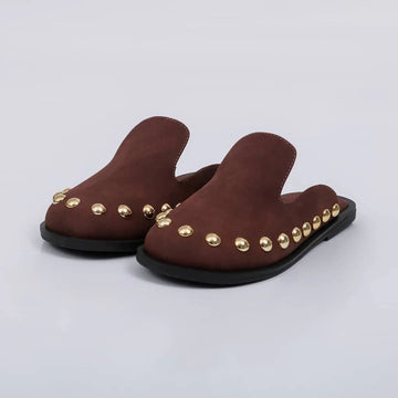 Mavi - Mule Feminino Tachas Douradas Camurça Marrom