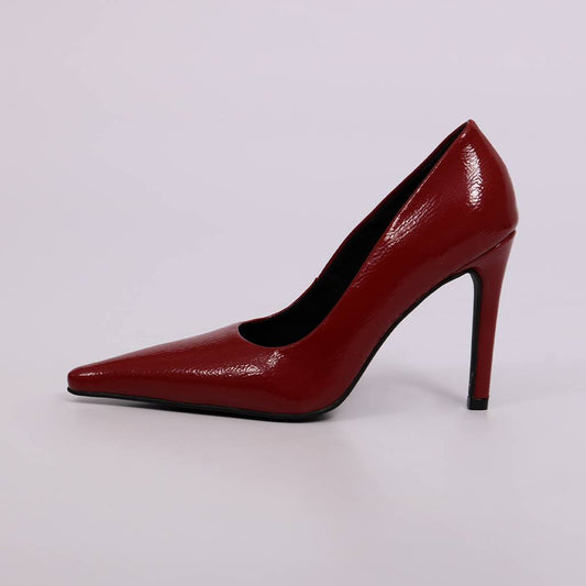 Lua – Scarpin Feminino Salto Fino Bico Fino Verniz Vermelho Bordô