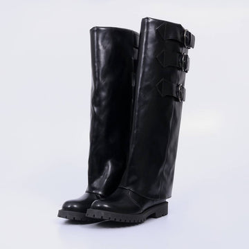 Oslo – Bota Feminina Cano Alto Tratorada com Fivelas Preto