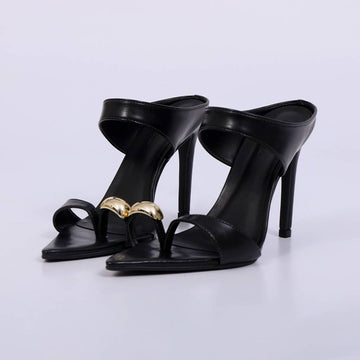 Veneza – Tamanco Feminino Salto Alto Dedo com Aplicação Metal Preto