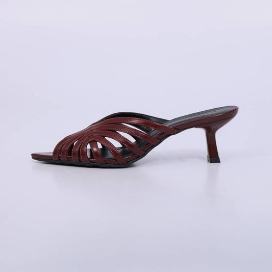 Manu – Mule Feminino Tiras Vazadas com Salto Fino Vermelho