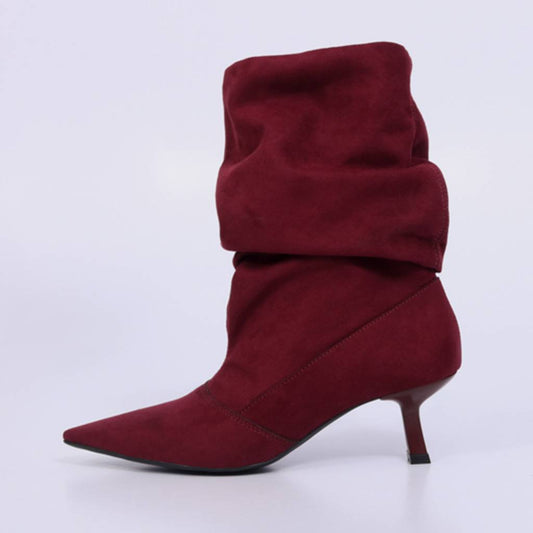 Cora – Bota Feminina Cano Médio Slouchy Salto Fino Marsala