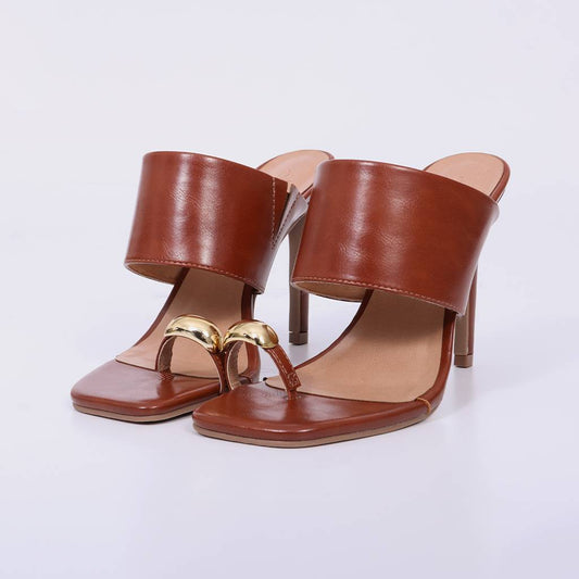 Nicole – Tamanco Feminino Salto Alto com Tira Larga e Dedo New Whisk