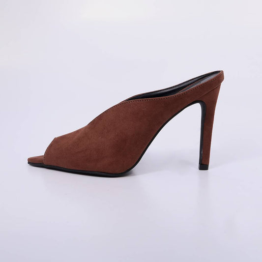 Firenze – Mule Feminino Peep Toe Camurça Salto Fino Terra