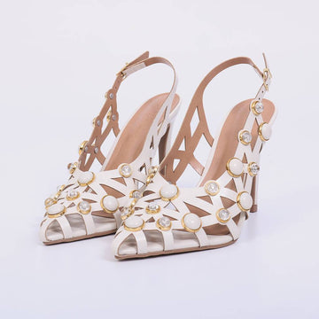 Kim – Slingback Feminino Vazado com Aplicações e Salto Fino Off White