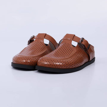 Gabi – Clog Feminino Fivela Vazado Caramelo