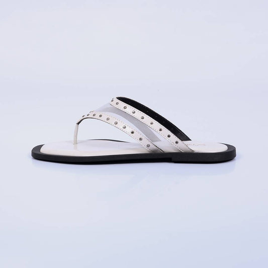 Zoe – Rasteira Feminina em Tela com Tachas Off White