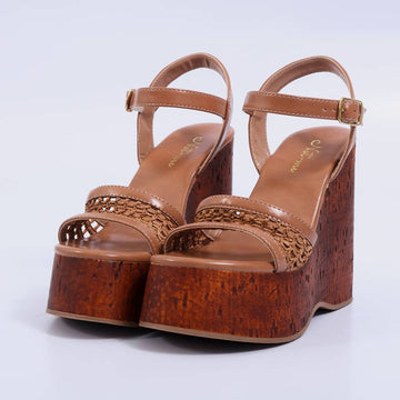 Jasmin – Sandália Feminina Anabela Tramada Plataforma Caramelo