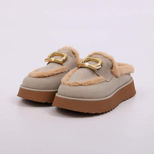 Berlim -  Mule  Feminino Plataforma Forrado Pelúcia Fivela Off White