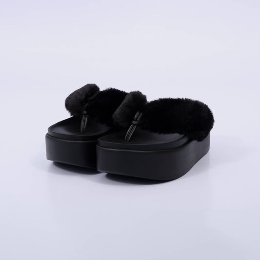 Kate – Tamanco Feminino Plataforma com Pelúcia Preto