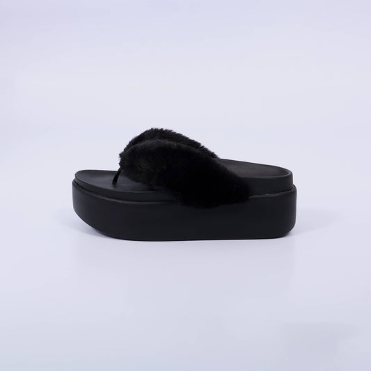 Kate – Tamanco Feminino Plataforma com Pelúcia Preto