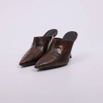 Mirela - Mule Feminino Clássico Salto Baixo Croco Marrom Escuro