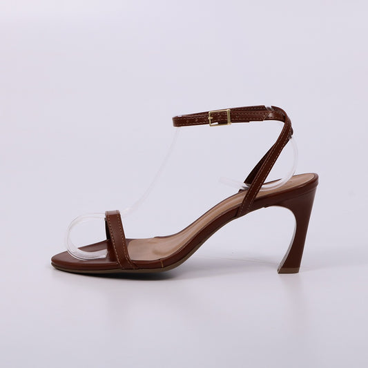Cecília - Sandália Feminina Salto Alto Tiras Finas Fivela Caramelo