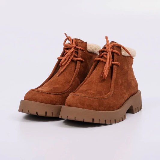 Joana - Bota Feminina Casual Cano Curto Tratorada Forrada Caramelo