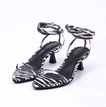 Eudora - Sandália Not-me Bico Folha Salto Médio Zebra