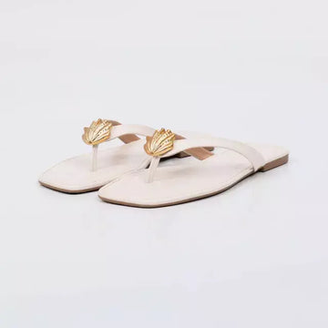 Babi - Rasteira Feminina Dedo Aplicação Concha Off-white